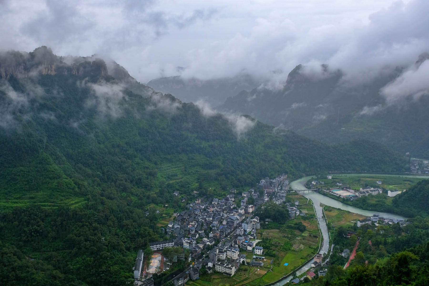 Blick von der Aizhai Brücke in China