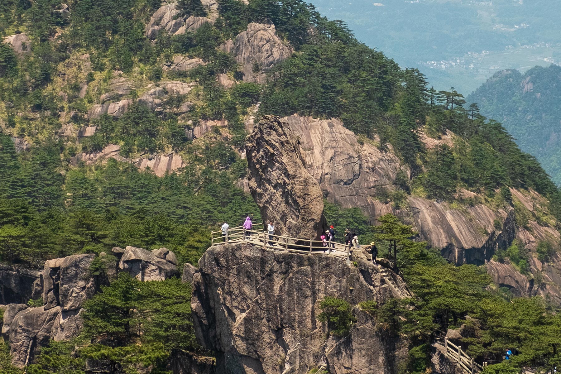 Tianhai im Huangshan Gebirge in Anhui, China im Frühling