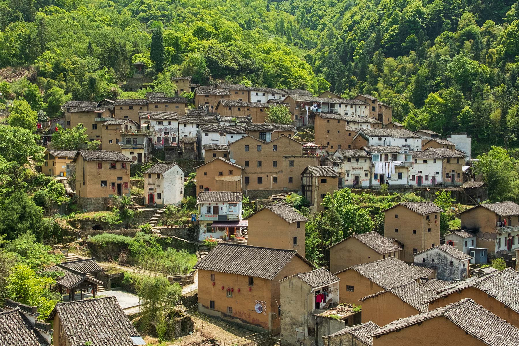 Yangchan Tulou 阳产土楼 Erdhäuser Dorf in Anhui, China