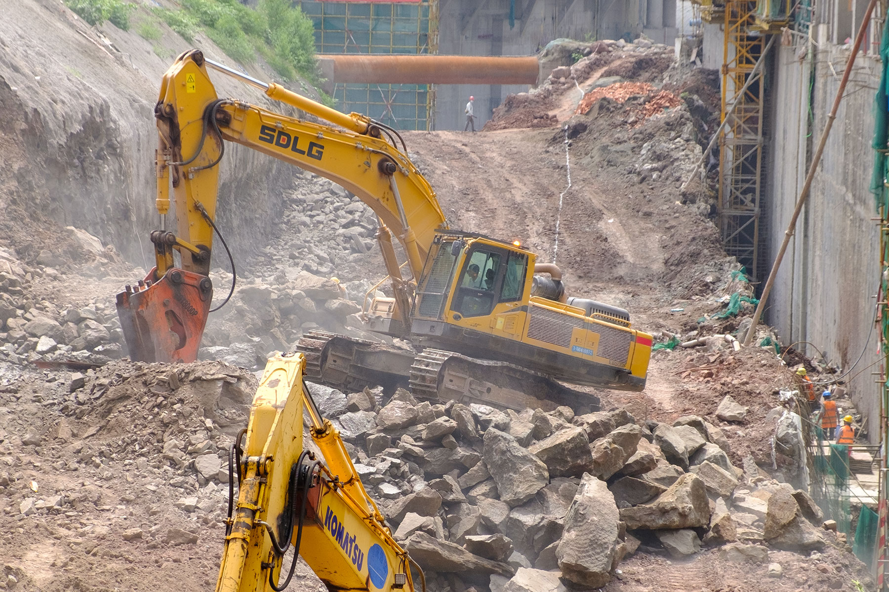 Baustelle mit Fahrzeugen in Chongqing