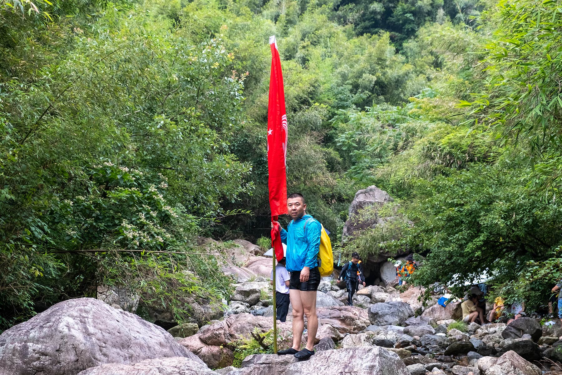 River Hiking Flusswanderung in Anji, Zhejiang