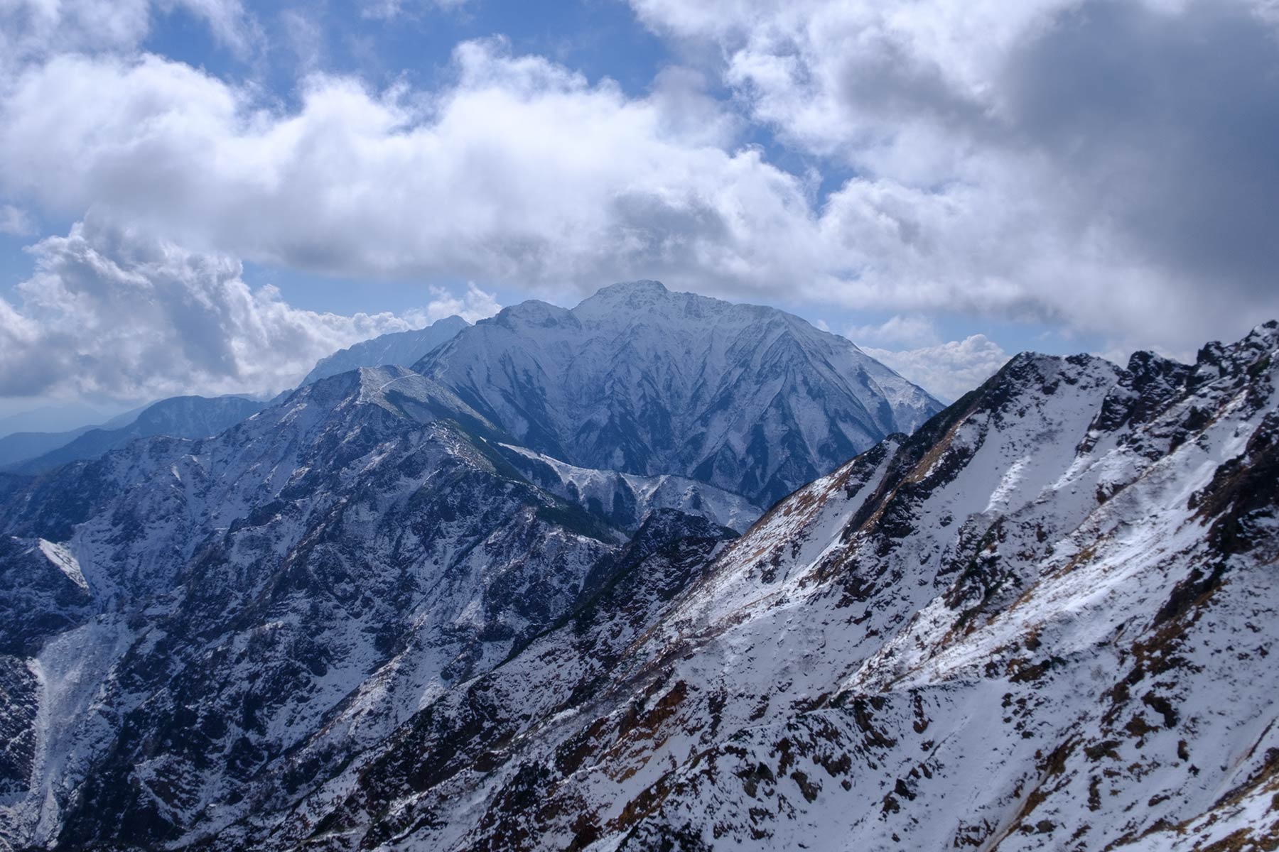 Atemberaubender Blick auf die Japanischen Alpen mit Schnee in Nagano, Japan