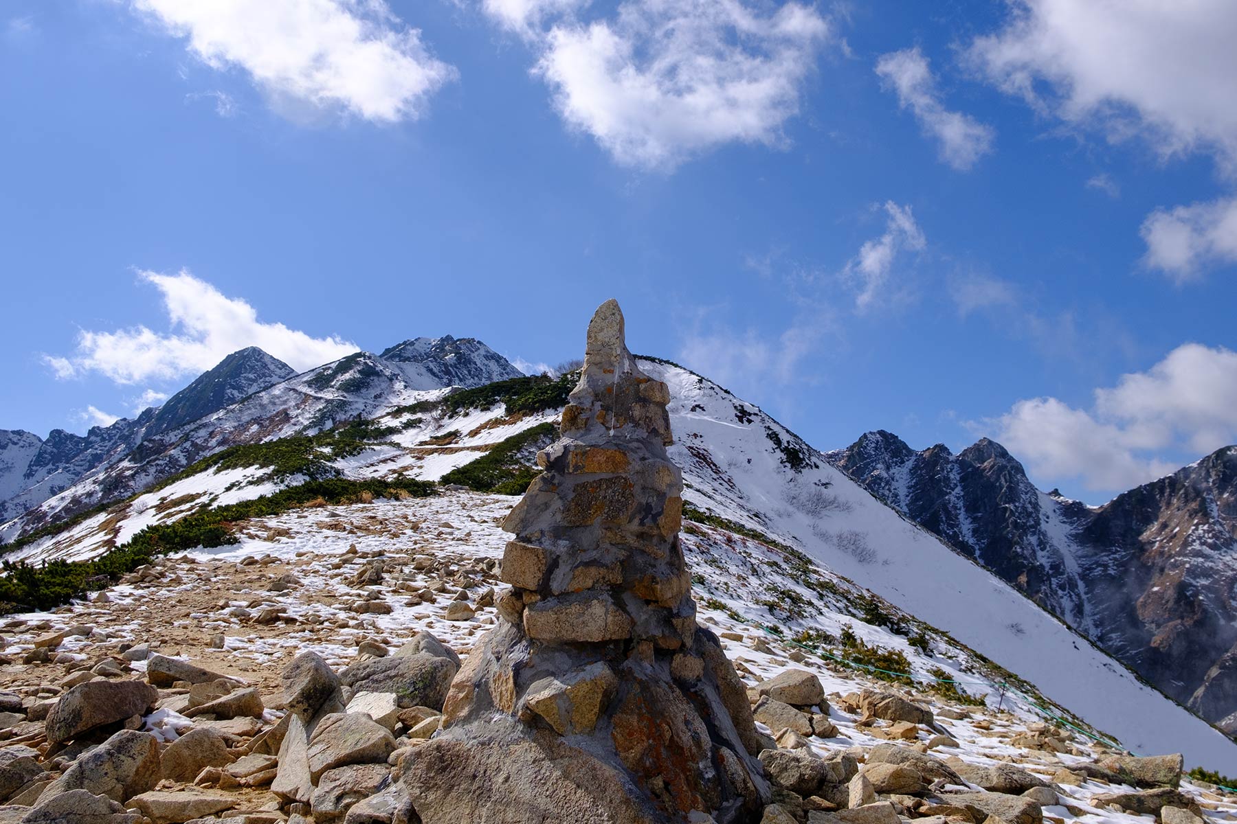 Blick auf die Japanischen Alpen mit Schnee in Nagano, Japan