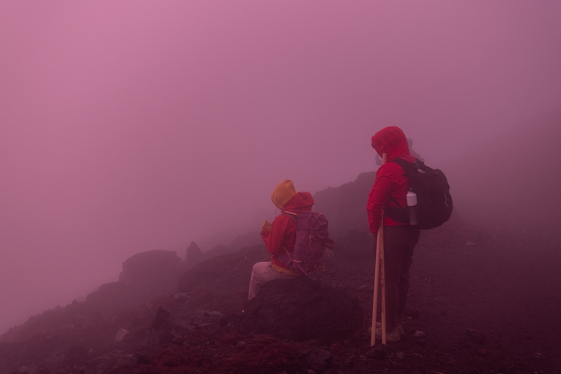 Pinker Wolkenhimmel am Gipfel des Mt. Fuji