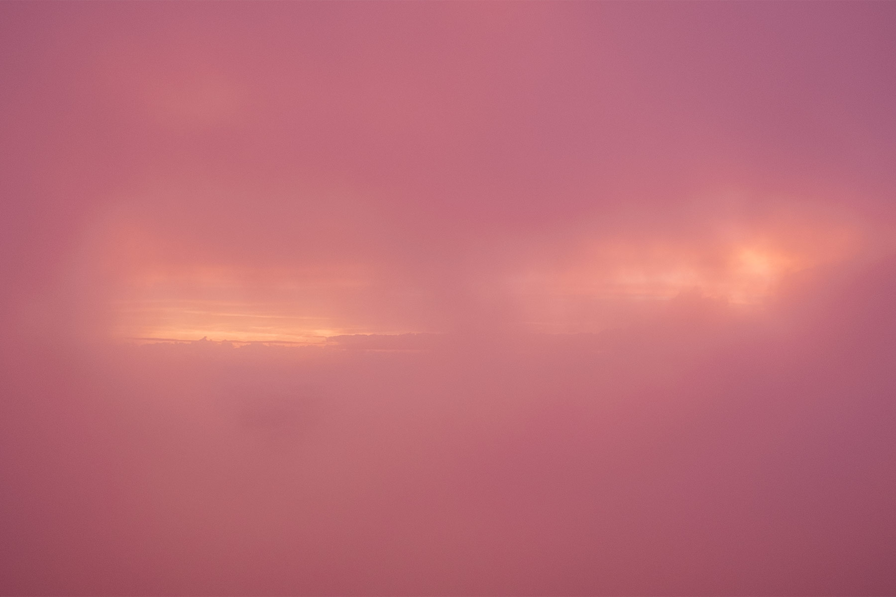 Pinker Wolkenhimmel am Gipfel des Mt. Fuji