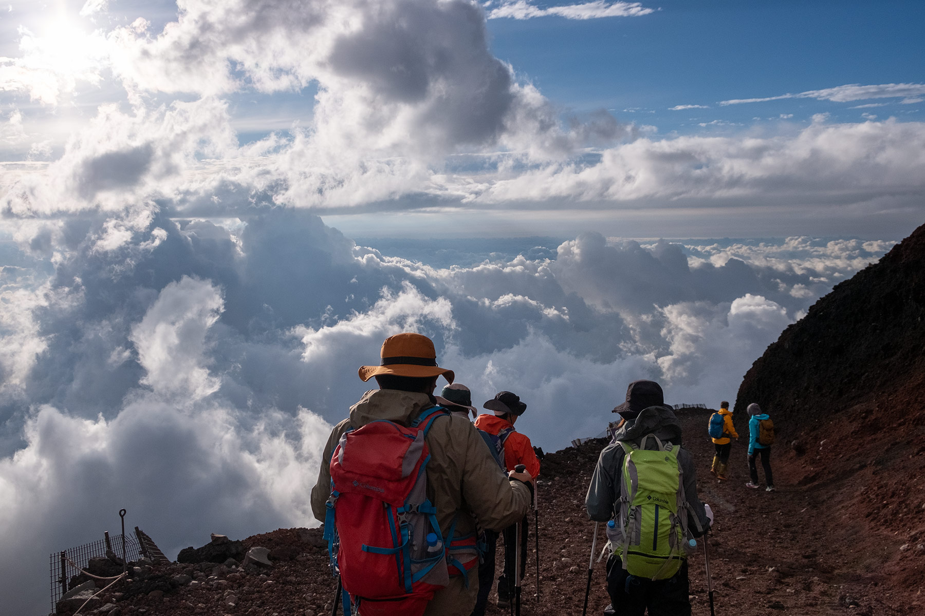 Blick über die Wolken am Mt. Fuji